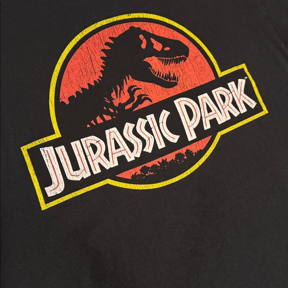 🖤🔥Woman’s Jurassic Park Black Tee•Size:Medium🔥🖤 - Picture 2 of 5